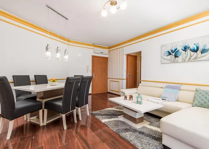 All For You - With A Swimming Pool Lägenhet